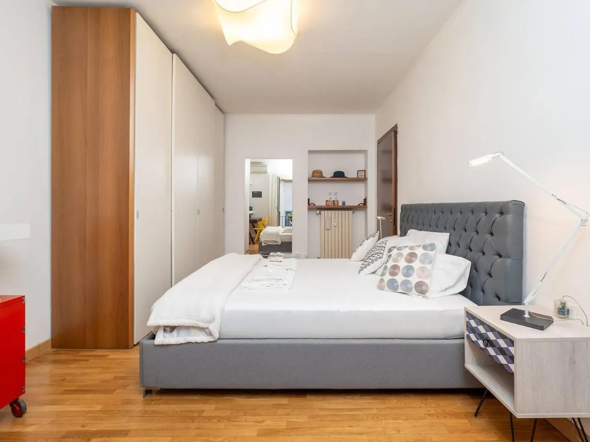 La Dolce Vita In Milan Center Apartment Italy