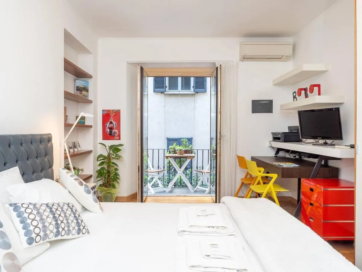 La Dolce Vita In Milan Center Apartment